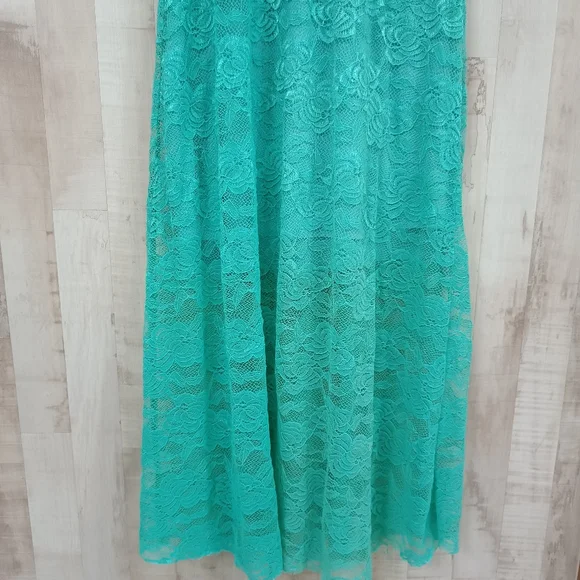 Long bodycon lace dress - Picture 3 of 14